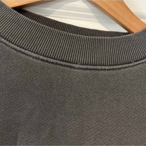 Brand new Elwood XS vintage wash sweatshirt - Picture 3 of 4